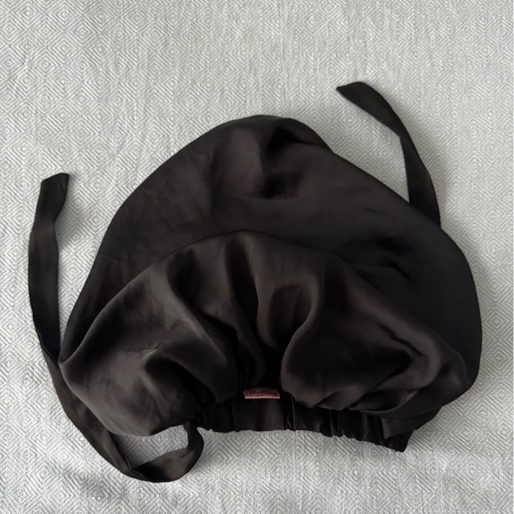 Kitsch Black Satin Bonnet